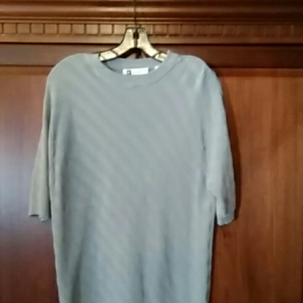 Ladies Top - Picture 2 of 5